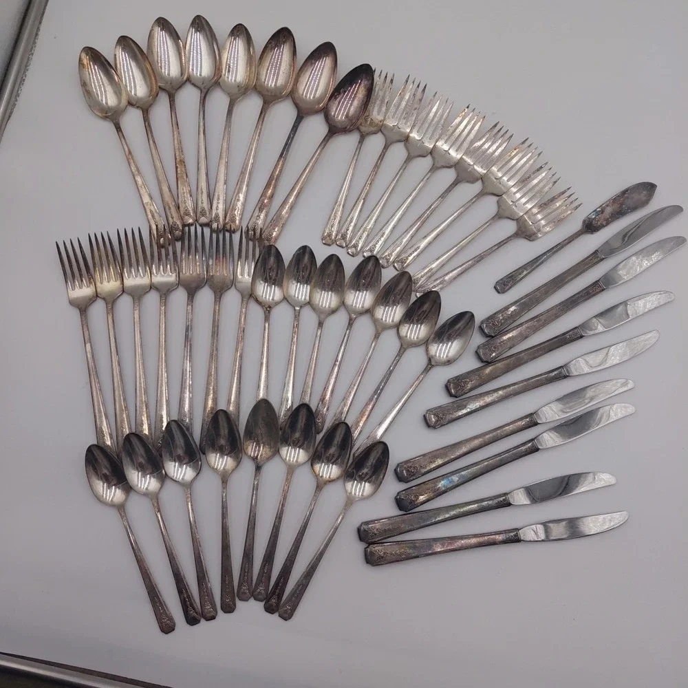 40s Community Oneida Plate MILADY Pattern Silverplate Flatware 47 Pcs Silverware